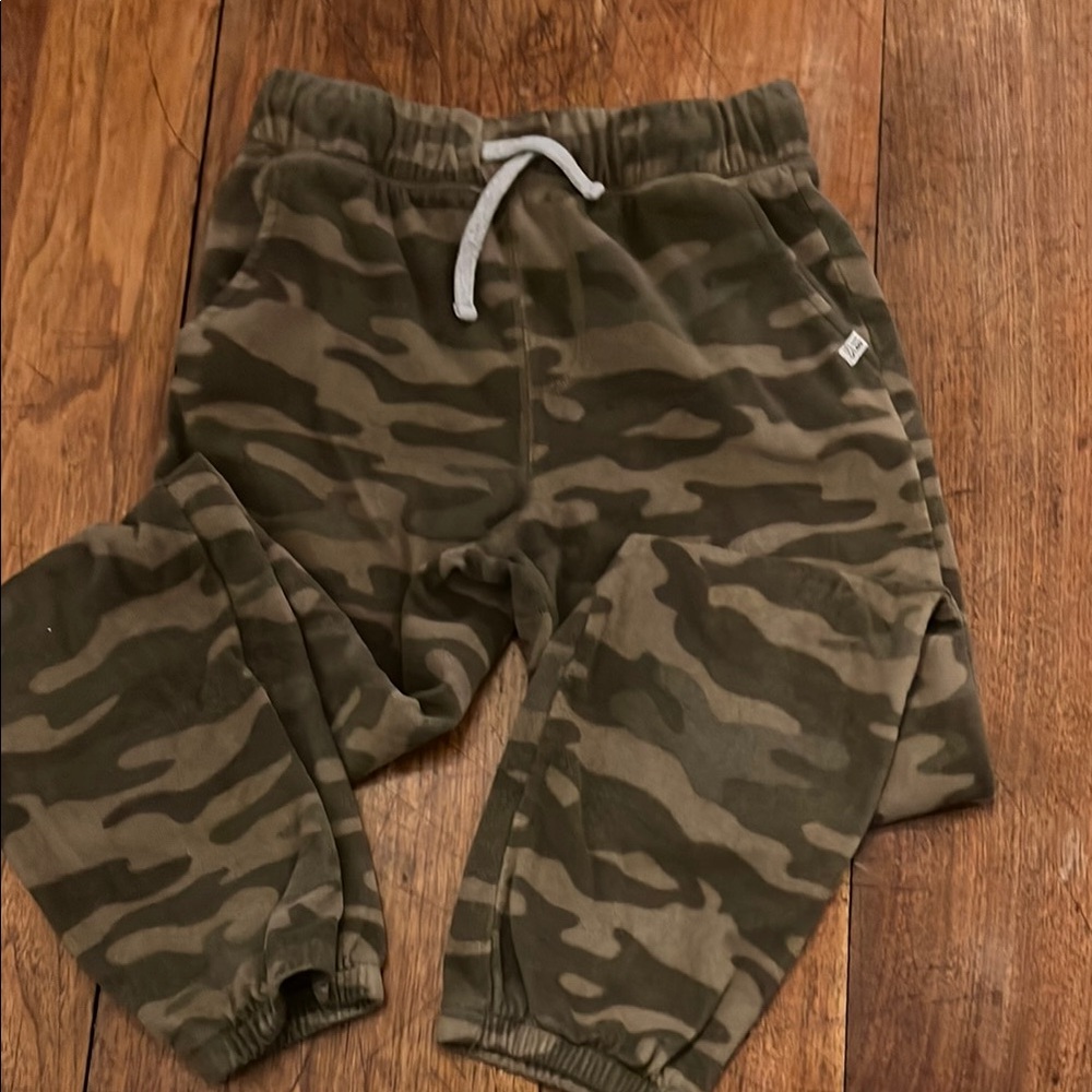 Carter's sz 10/12 fleece pants with Camouflage Pattern Like new 🆕 condition.